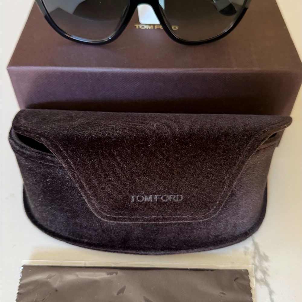 Tom Ford Sunglasses Anoushka BlackGrey gradient TF371 018 67016 140 42 Case+Box